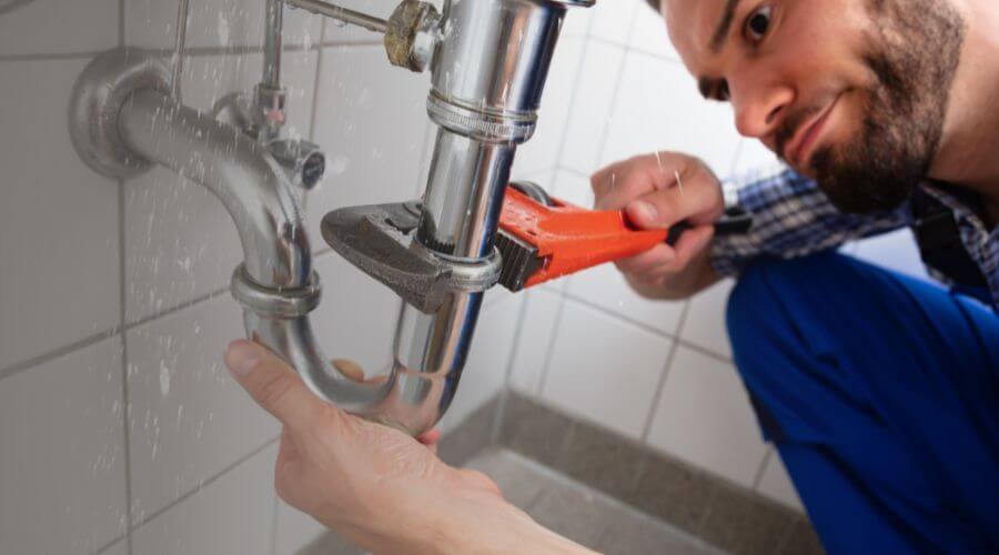 Toilet leak repair in Naguabo, PR